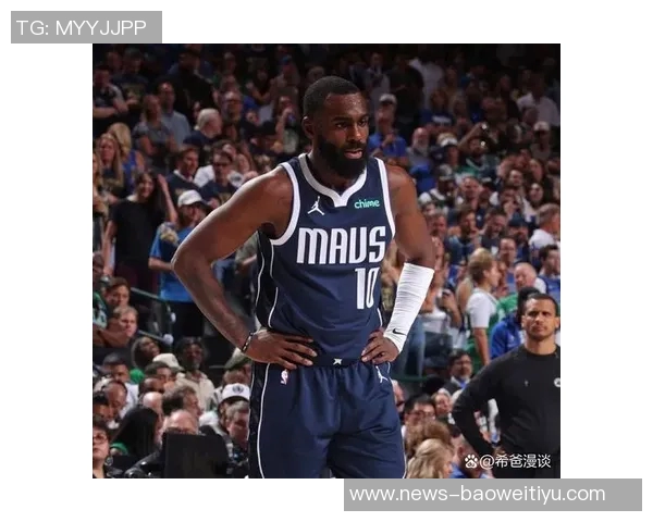 小哈达威神勇表现半场轰下17分其中次节独得12分三分球频频命中 小哈达威神勇表现半场轰下17分其中次节独得12分三分球频频命中