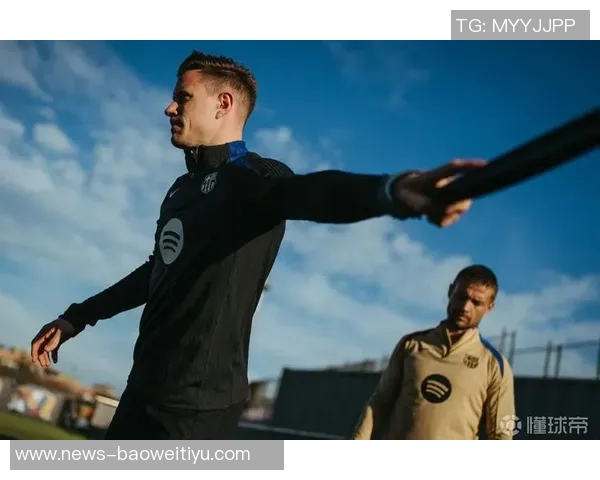 特狮重返巴萨训练展现坚定意愿仍希望继续留队为球队贡献力量 特狮重返巴萨训练展现坚定意愿仍希望继续留队为球队贡献力量